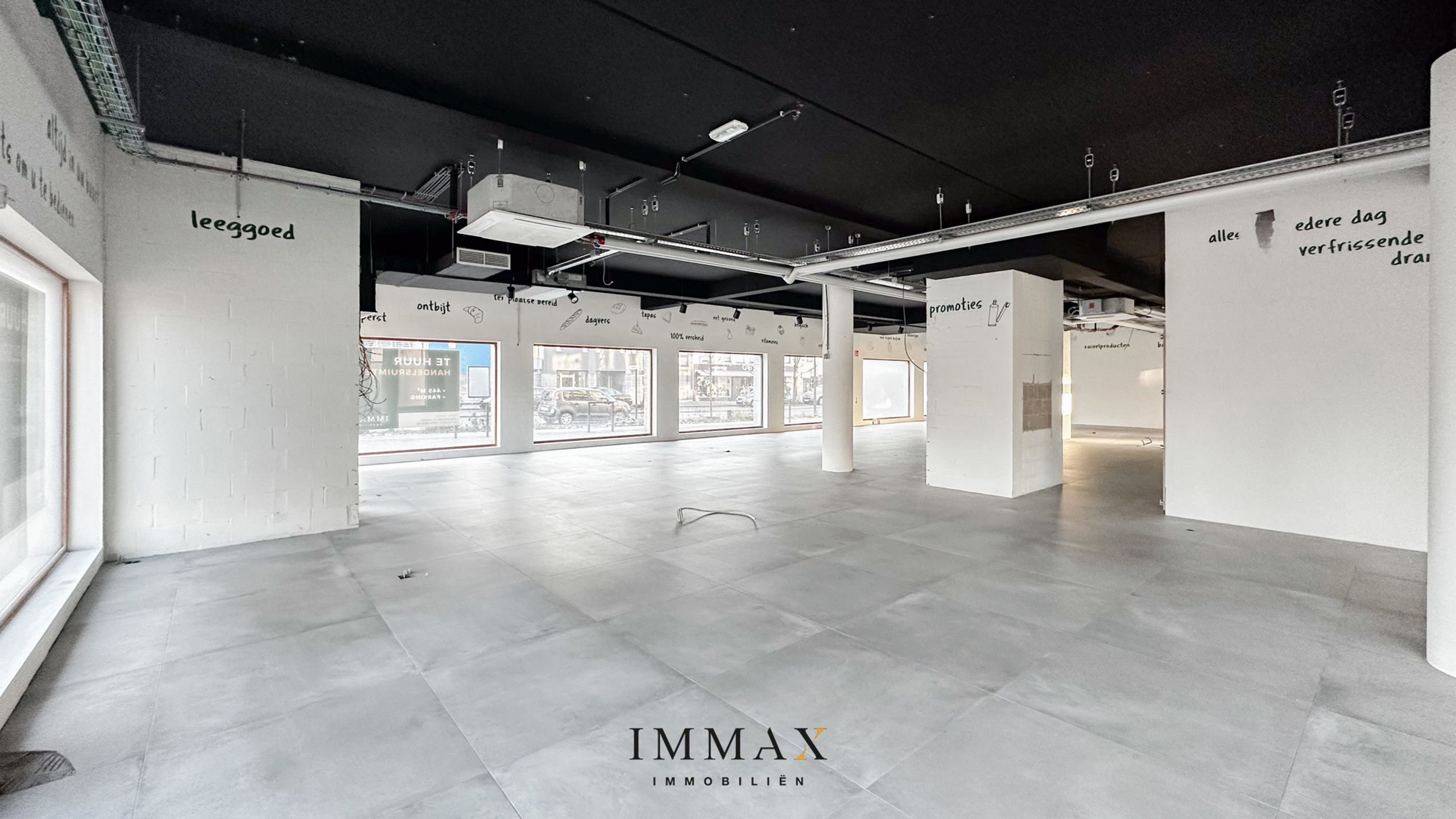 Centraal gelegen handelsgelijkvloers langs drukke weg (N43) - foto 4