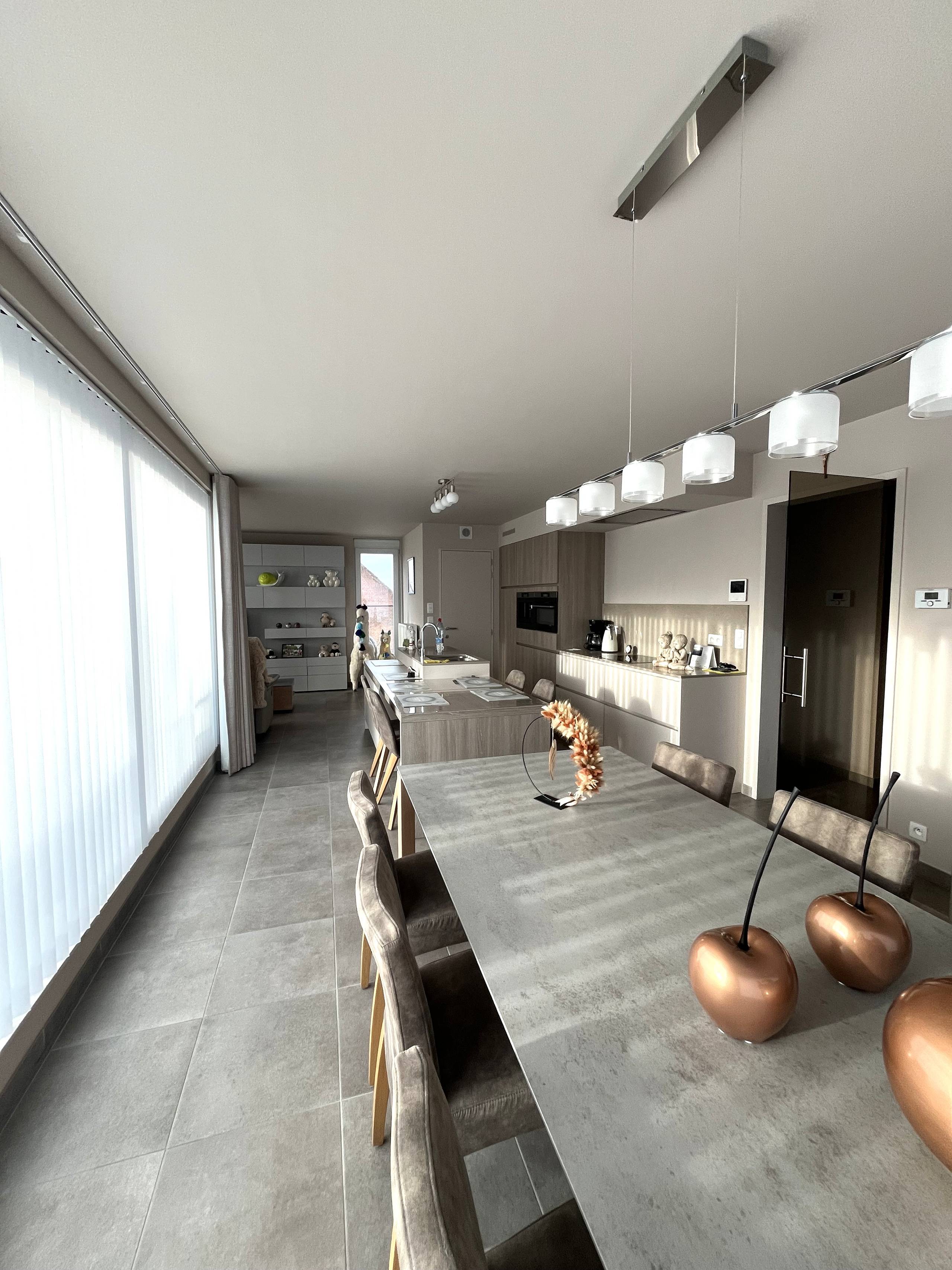 Prachtige penthouse in centrum Zwevezele met 2 slaapkamers! - foto 3