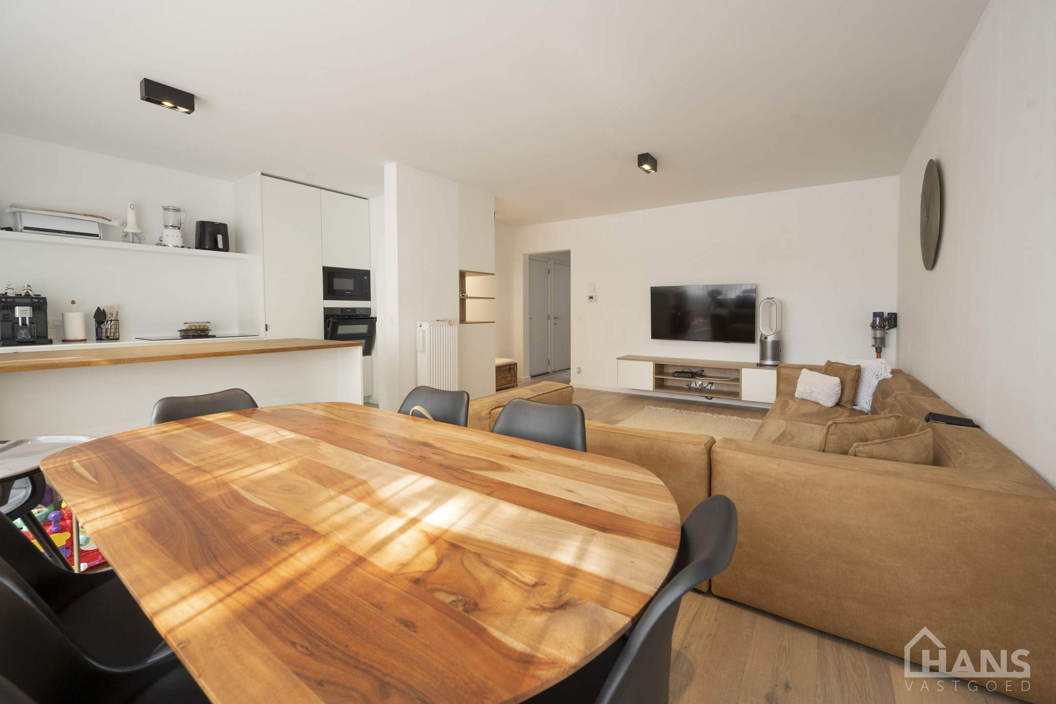 Gerenoveerd appartement. - foto 3