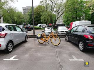 <p><span>Bovengrondse staanplaats op centrale locatie!</span></p><p><span> </span></p><p><span>De toegangsbareel naar dit garagecomplex is geautomatiseerd.</span></p><p><span>Deze bovengrondse autostaanplaats met nummer 53 ligt vlak naast de Grote Steenweg te Berchem.</span></p><p><span>Een centrale, praktische en veilige locatie om de wagen te stallen.</span></p><p><span> </span></p><p><span>Huurprijs en beschikbaarheid:</span></p><p><span>€60/maand</span></p><p><span>Beschikbaar: 01/03/2026</span></p><p><span> </span></p><p><span>Bij interesse, stuur een mail naar verhuur@coprimmo.be</span></p><p><span> </span></p>