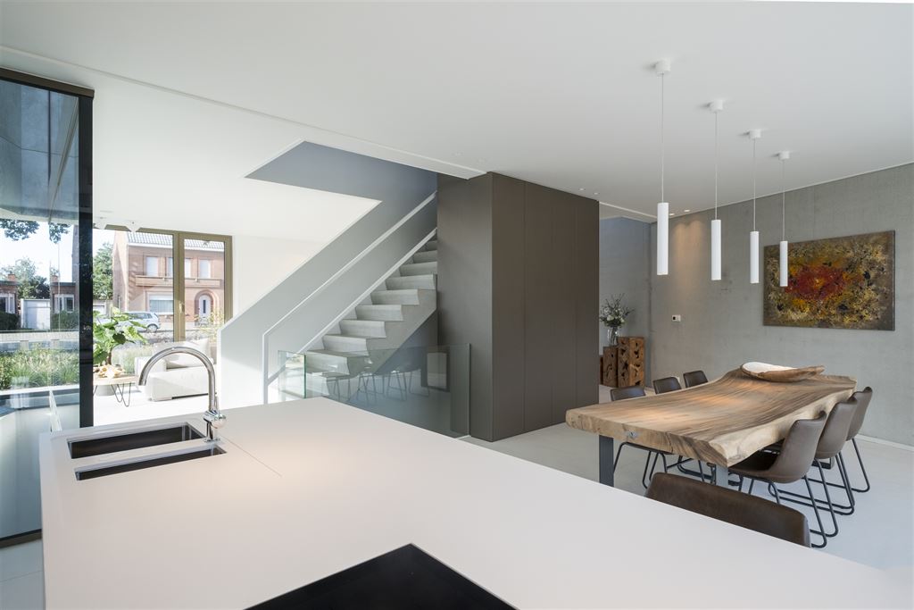 Strakke en moderne villa met high-end afwerking - foto 4