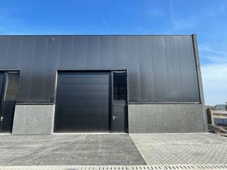 KMO-unit met een oppervlakte van 163 m² en 1 privatieve parkeerplaats te huur. Fantastisch gelegen langs de bedrijvige Brugsesteenweg die na 5,8...