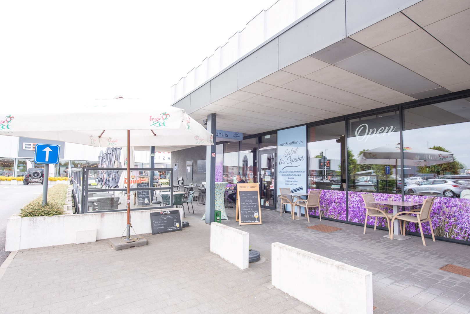 Eetcafé/brasserie 'Salut les Copains' OVER TE NEMEN te Waregem (Sint-Eloois-Vijve). - foto 2