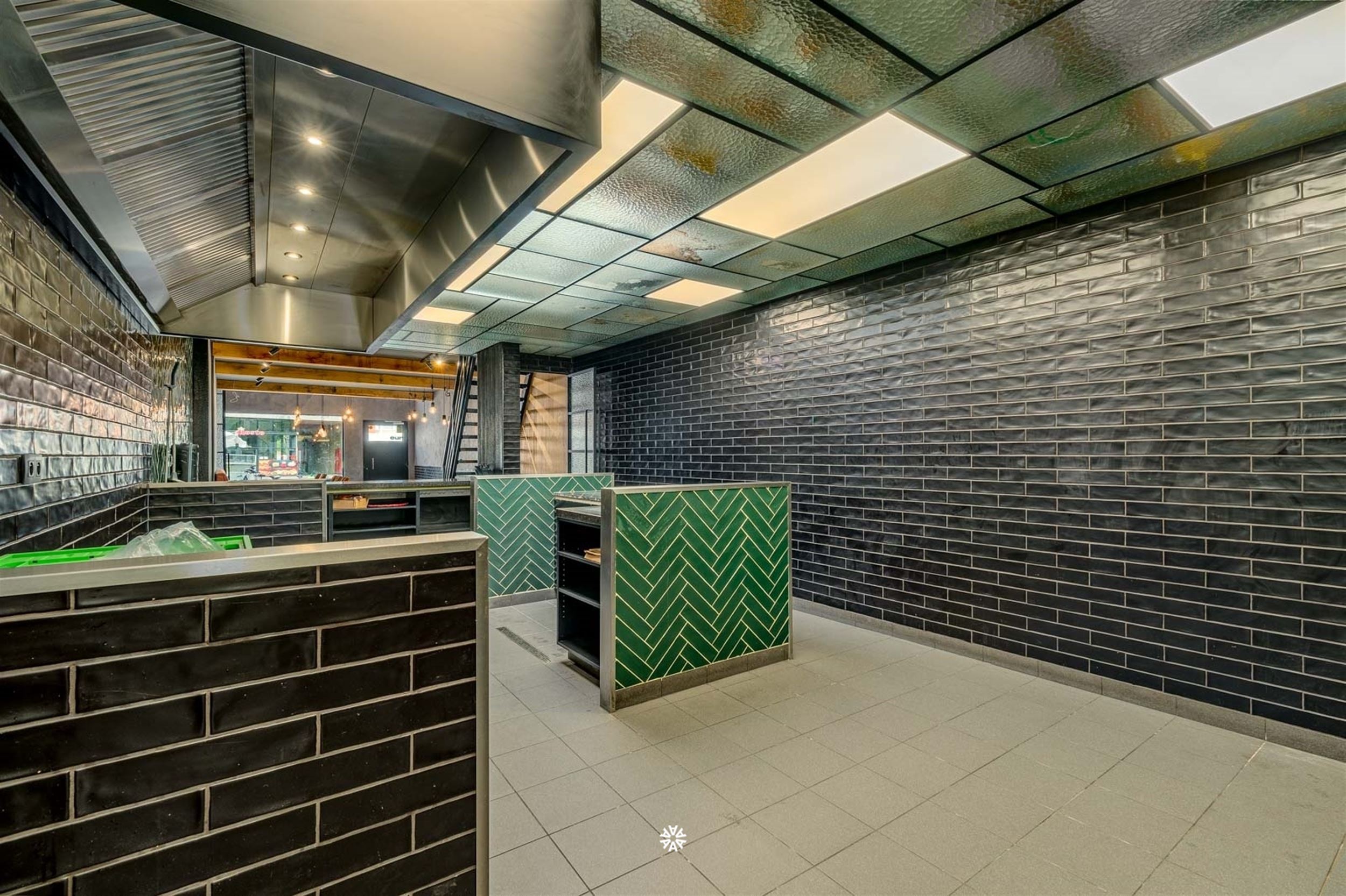 Thoroughly renovated and charming commercial property at Houtbriel in Sint-Niklaas - photo 5