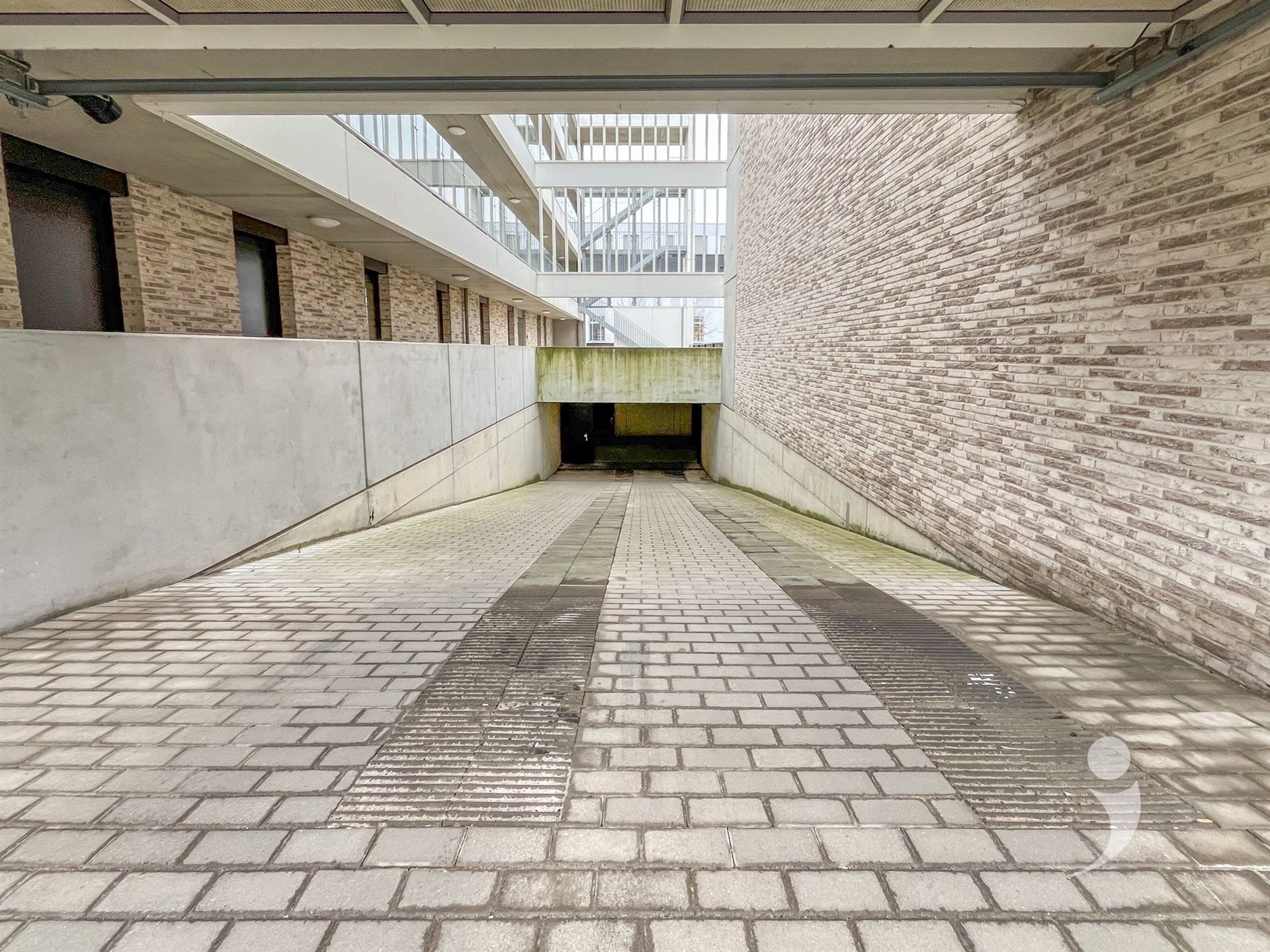 Ondergrondse staanplaats in centrum Herent! - foto 5