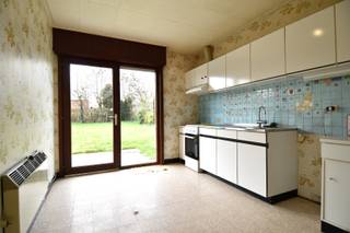 Deze woning is gelegen op een aangename en vlot bereikbare locatie in Gullegem, op korte afstand van winkels, scholen en andere...