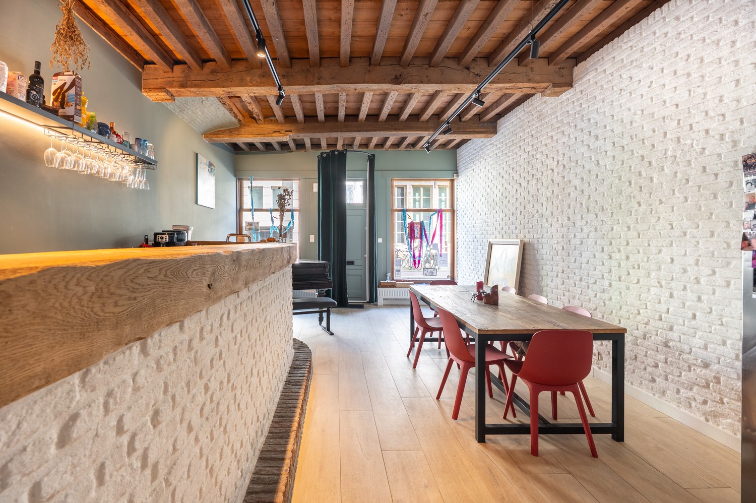 Karaktervolle woning met originele bar in hartje Antwerpen - foto 4