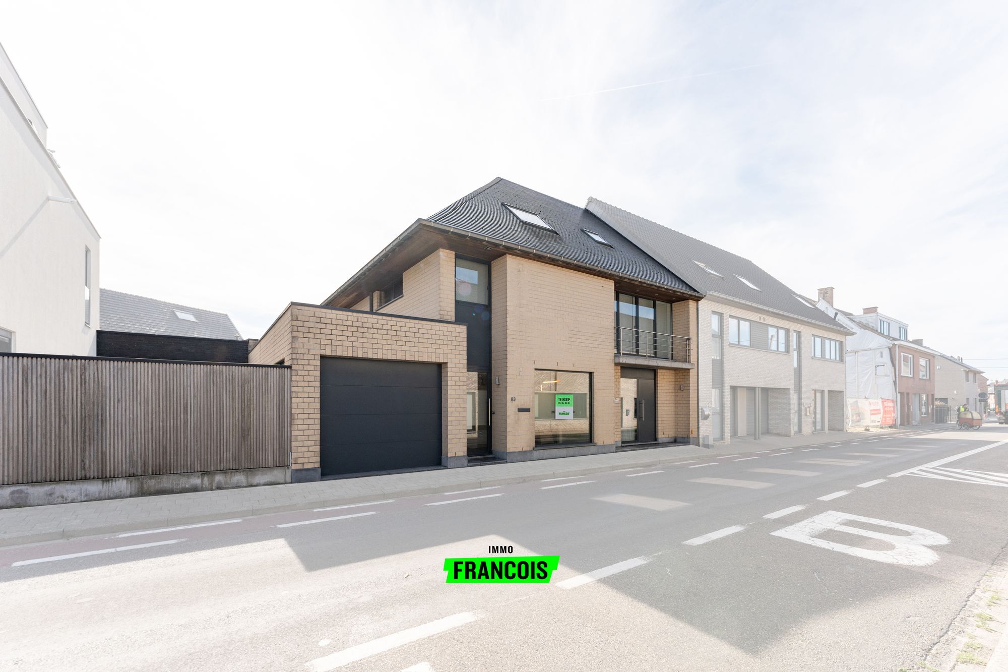 Woning / kantoor / praktijk met woon- en werkfunctie in het centrum van Zwevezele - foto 2