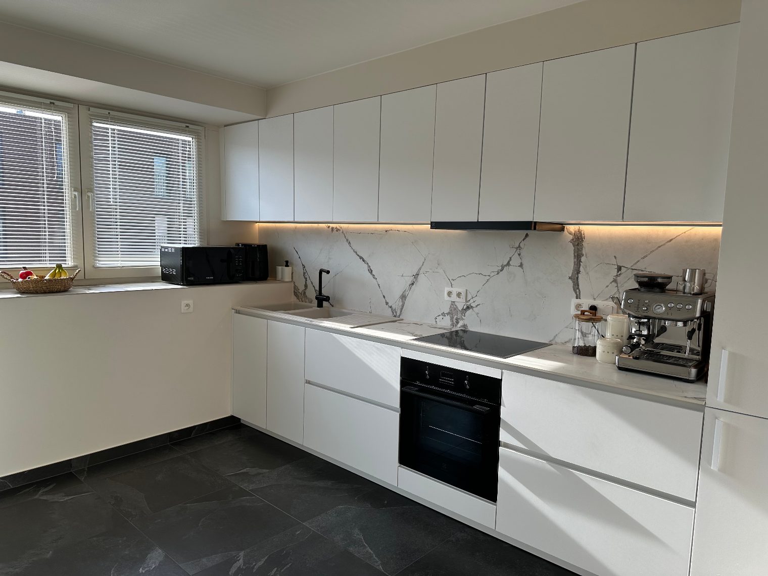 Apartment for sale in Sint-Kruis with 2 bedrooms - photo 2