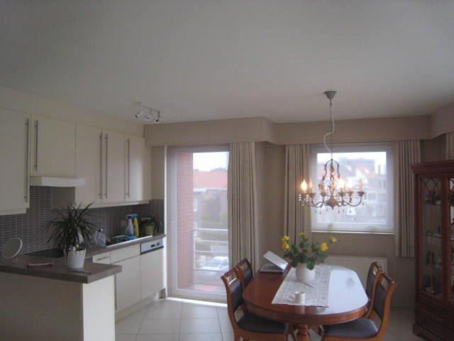 Recent 2 slaapkamerappartement met zitterras. - foto 4