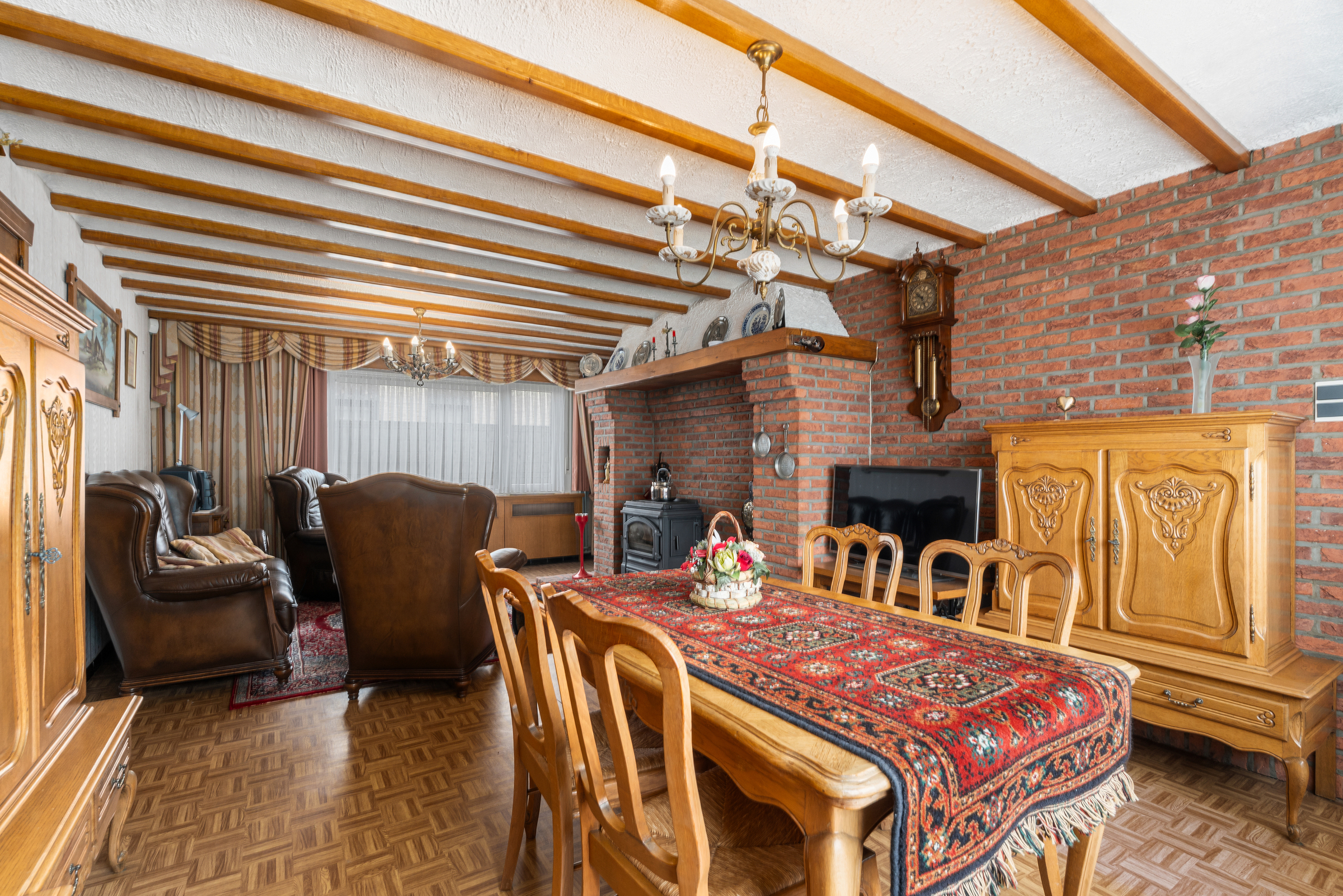 Karaktervolle, ruime gezinswoning met 4 slaapkamers te Peer - foto 4