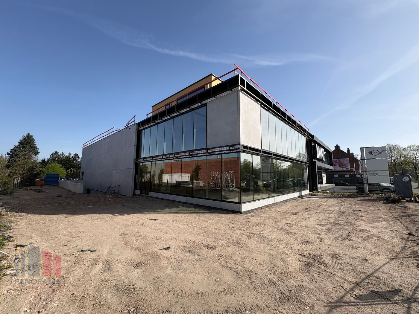 Commerciële ruimte van 2.570 m² met uitstekende visibiliteit - foto 1