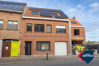 This spacious five-bedroom house is situated in an easily accessible location in Zandvoorde, with excellent links to the coast and the inland...
