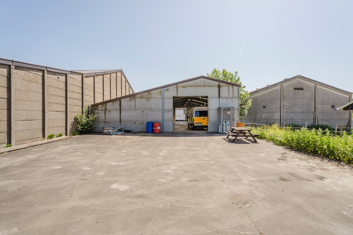 Opslag magazijn met kantoor en buitenopslag te koop in Ieper - foto 4