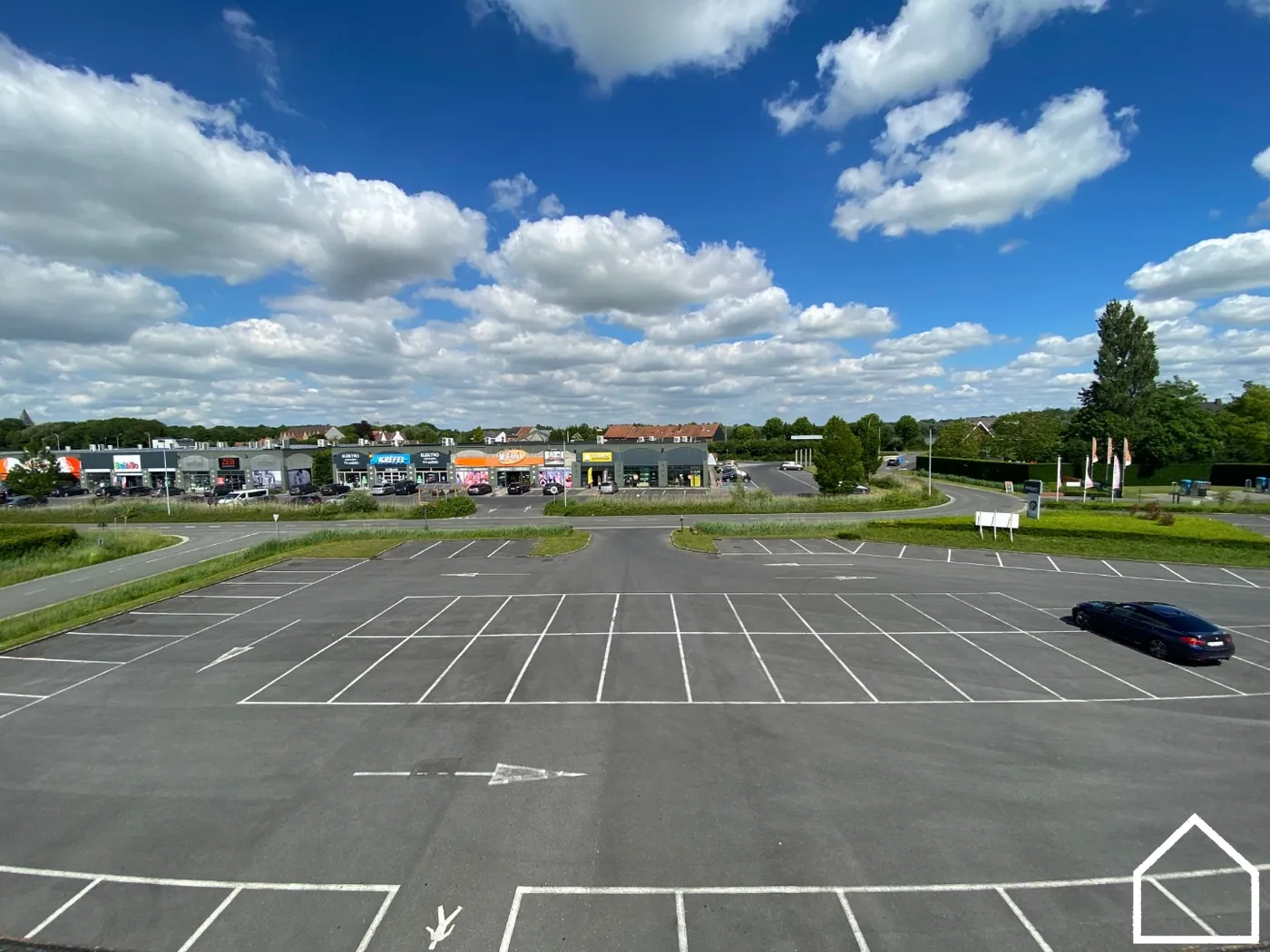 819m² AMBACHTELIJKE KMO-UNIT TE IEPER - foto 4