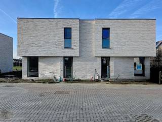 *Zaterdag 28 maart Open Werf van 11u tot 14u*Stap binnen in jouw toekomstig huis, een oase van rust in een groene omgeving. Deze prachtige duurzame...