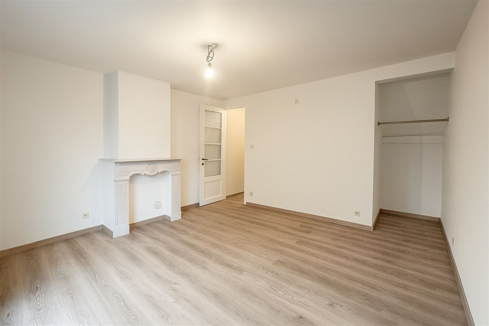Maison de ville située au centre avec 2 chambres, garage et terrasse - photo 4