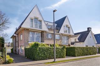 Elsdonk!Riant villa-appartement van ca 200m² op toplocatie met 4 slaapkamers - 2 badkamers en EXTRA veel lichtinval, terrassen, dubbele garage en...