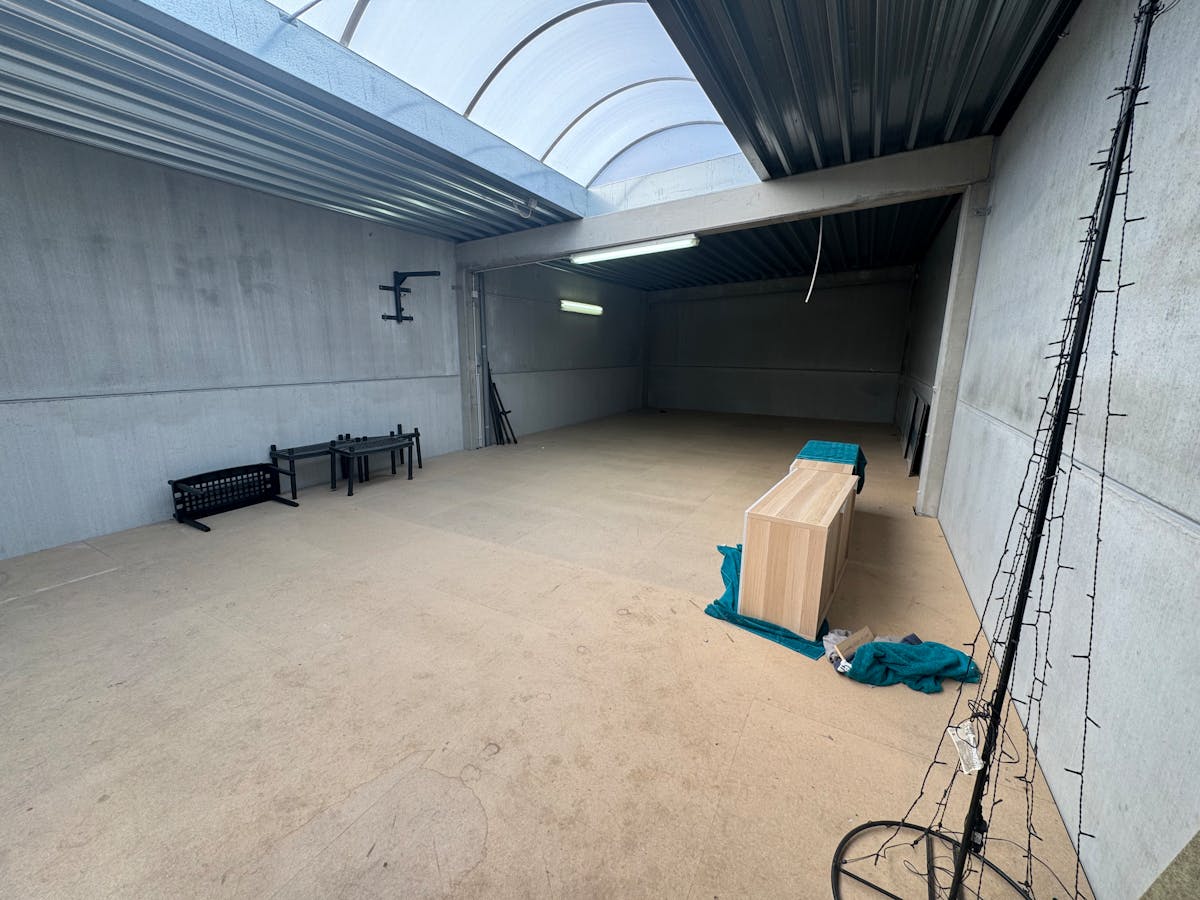 KMO-unit (227 m²) met verdiep en laadpaal te huur – Bredene - foto 5