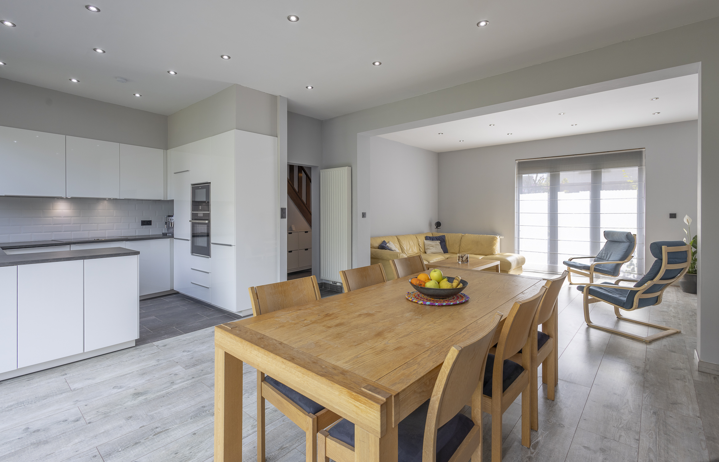 Renovated home with 5 bedrooms, garden and garage - photo 4