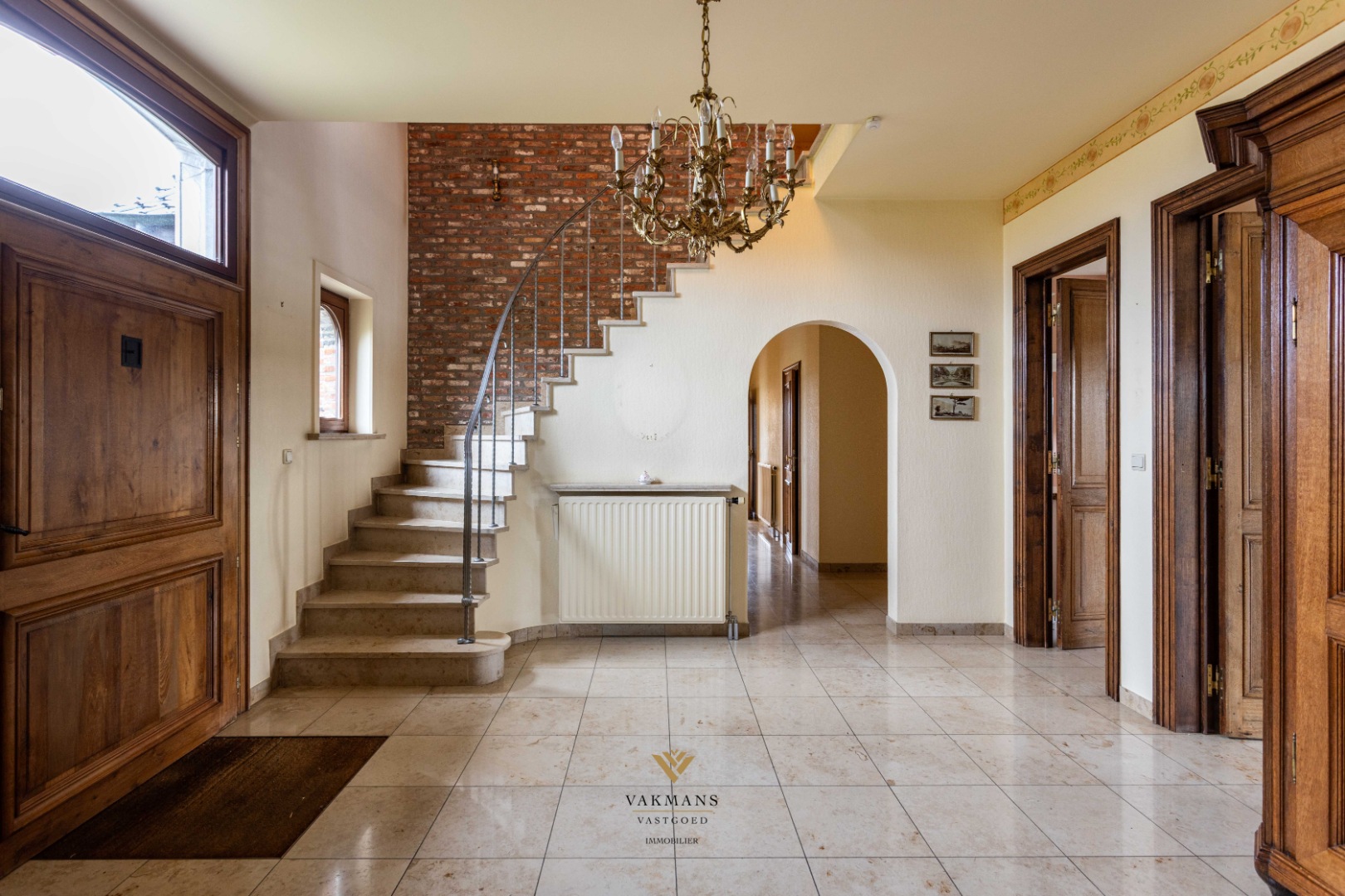 Elegante villa op 5000 m² op een gegeerde locatie - foto 4