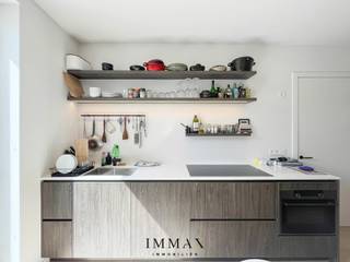 Magnifique et unique appartement en triplex de 4 chambres à coucher avec une spacieuse terrasse orientée au sud, situé au cœur du centre-ville...