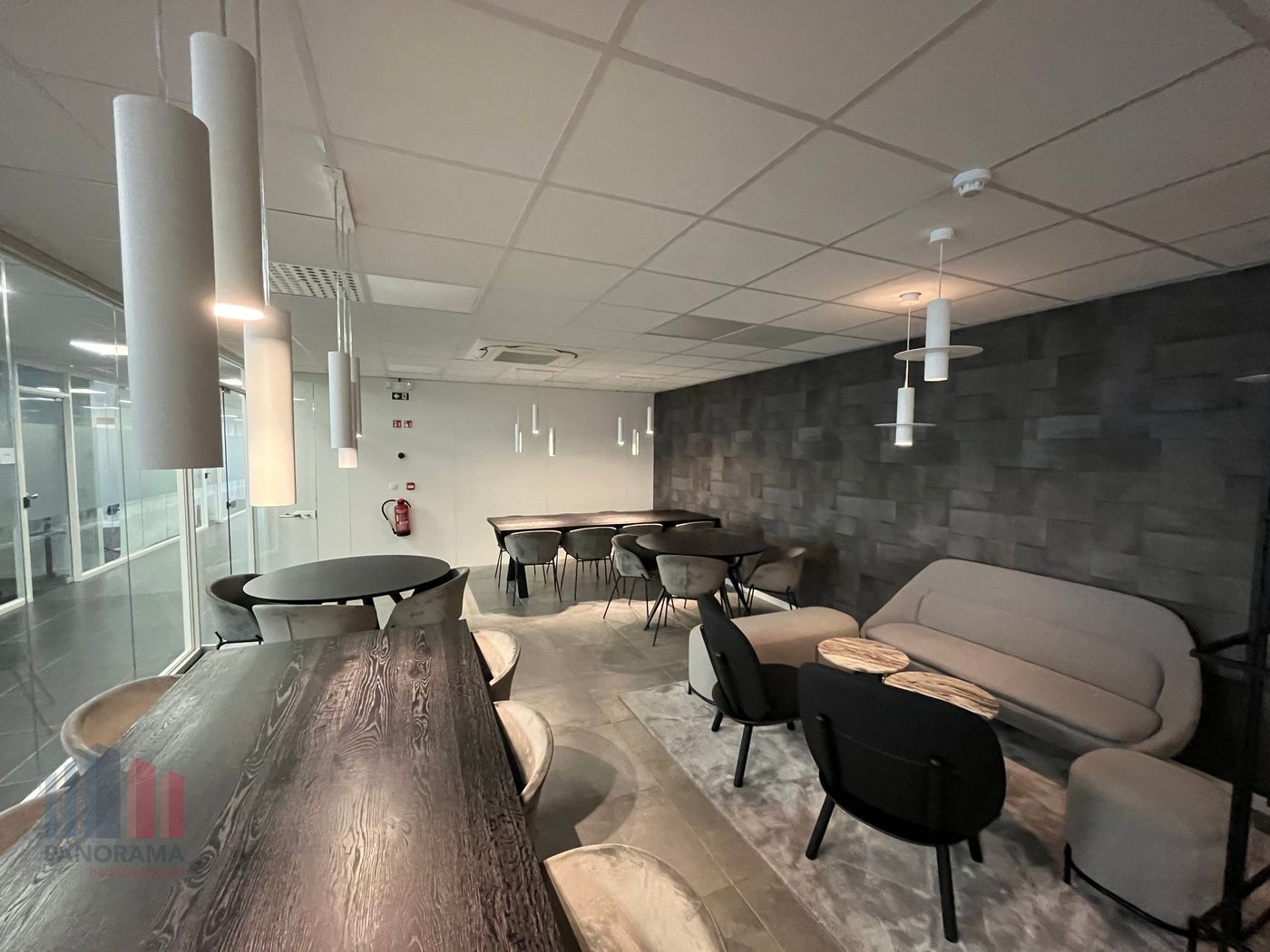 Furnished offices of 8 near the R4 - photo 4