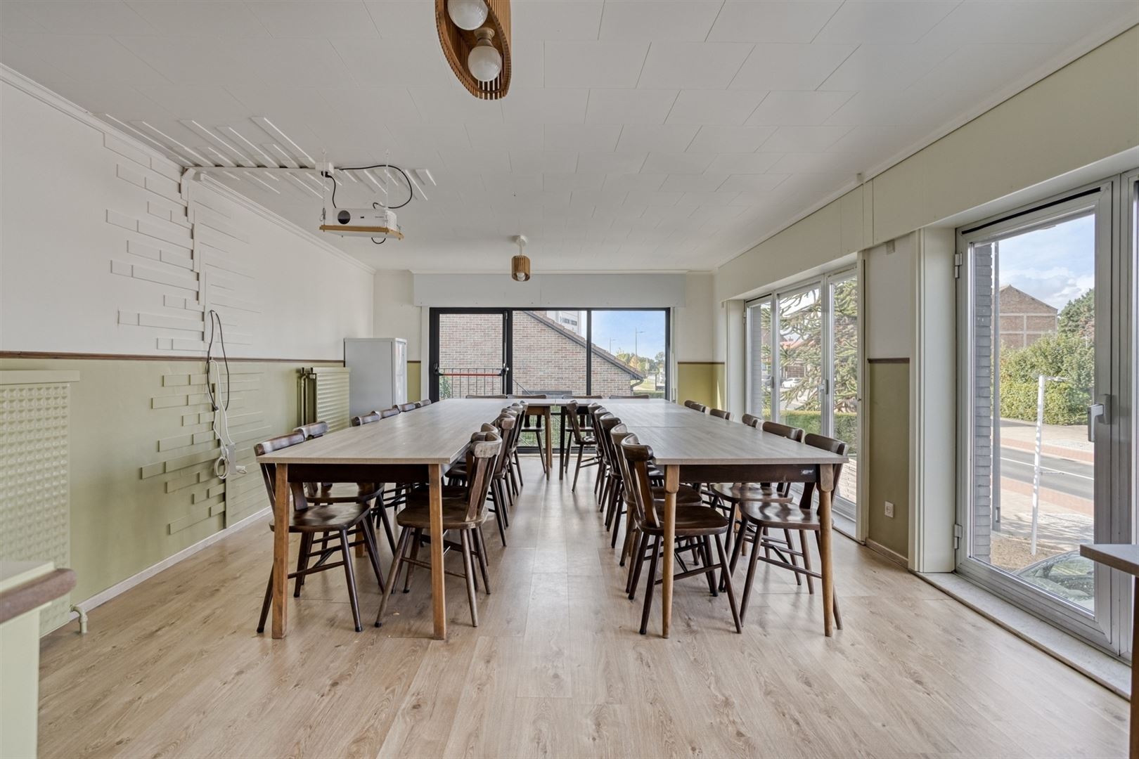 Handelspand met ruime woonst in hartje Ingooigem - foto 3