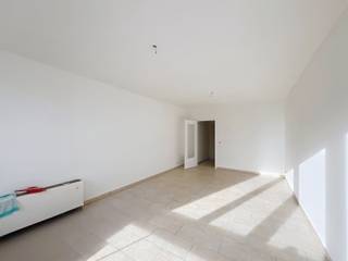 Doe een virtueel bezoek via www.living-stone.be én boek een bezoek in.Gezellig appartement met 2 slaapkamers (80m²) te ItterbeekGelegen op de 2de...