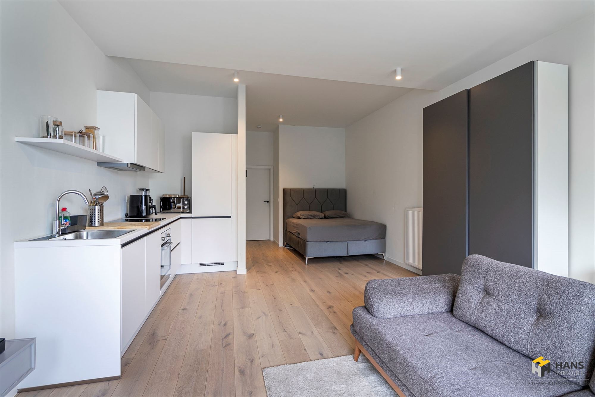 Gerenoveerde studio (47 m²) met terras (4 m²) in Antwerpen (2060). - foto 2