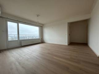 Licht 2-slaapkamerappartement met panoramisch zicht – Fruithoflaan, BerchemOp de 12de verdieping van een goed onderhouden residentie aan de geliefde...