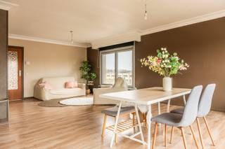 Welkom te Geeraard De Cremerstraat 122 b3 te Rupelmonde. Gelegen nabij het centrum van Rupelmonde vinden we dit ruime appartement.We parkeren de auto...