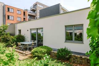 <p><span>Sint-Niklaas - Are you looking for a stylish, move-in ready apartment with a beautiful terrace in a prime location? This ground floor apartment in a recent building has everything you need!</span></p><p><span> </span></p><p><span>The main assets are already: </span></p><p><span>- Ready to move in and perfectly maintained (recently completely painted).</span></p><p><span>- Pleasant and spacious terrace </span></p><p><span>- Underground parking space </span></p><p>-<span>Bungalow in the city: private entrance and no direct neighbors</span></p><p><span>- Center location: Right in the middle of bustling Sint-Niklaas, with the large market around the corner and close to stores, restaurants and public transport.</span></p><p><span> </span></p><p><span>The layout is as follows: </span></p><p><span>Through the private garden you reach the front door of the apartment. This includes a large living room with open kitchen, separate storage room, bedroom and bathroom (shower, toilet and sink).</span></p><p><span>An individual cellar storage room available in the basement. Parking space to be purchased additionally for € 20,000.</span></p><p><span> </span></p><p><span>In addition, the apartment has a compliant electrical installation.</span></p><p><span> </span></p><p><span>VP: 230,000 (apartment) + possibility of underground parking (€ 20,000)</span></p><p><span>Interested? Please contact Axel Lenaerts Waasland for a viewing!</span></p><p><span> </span></p><p><span> </span></p>