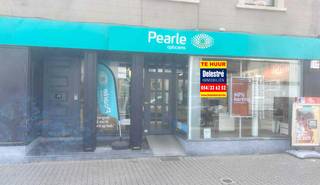 Gelegen op het beste gedeelte van de voornaamste winkelstraat van Zaventem, vindt u dit fraai ingerichte handelspand met een mooie open vitrine,...