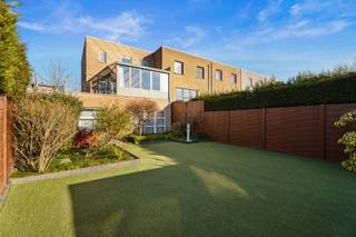 Instapklare ruime woning met 4 slaapkamersVoldoende parkeermogelijkheden op het perceelZonnig terras en onderhoudsvriendelijke tuinGunstig EPC,...
