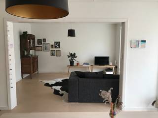 Het appartement bevindt zich op de 2de verdieping in een gebouw met 5 appartementen. Bestaande uit een ruime inkomhal, een <strong>ruime woonkame</strong>r, een keuken met aanpalend klein terrasje, een berging, <strong>twee ruime slaapkamers</strong>, 1 bureaukamer en een <strong>mooie badkamer</strong> met toilet.<strong> Lift aanwezig</strong> in het gebouw! Het appartement is gelegen <strong>nabij de Dampoort</strong>, verschillende winkels, scholen, sport &amp; ontspanningscentra's, zwembad Rozenbroeken, kortom<strong> ideaal gelegen</strong>.<br />EPC <strong>label B</strong>. Verwarming op gas met condensatieketel.<br />Het appartement is vrij per <strong>1 september 2026</strong>. Neem gerust contact op voor een vrijblijvende bezichtiging tel <strong>09 330 61 04</strong>.