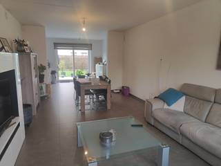 Deze energiezuinige woning, gelegen vlakbij het centrum van Oostkamp, combineert een uitstekende bereikbaarheid met comfortabel en ruim wonen in...