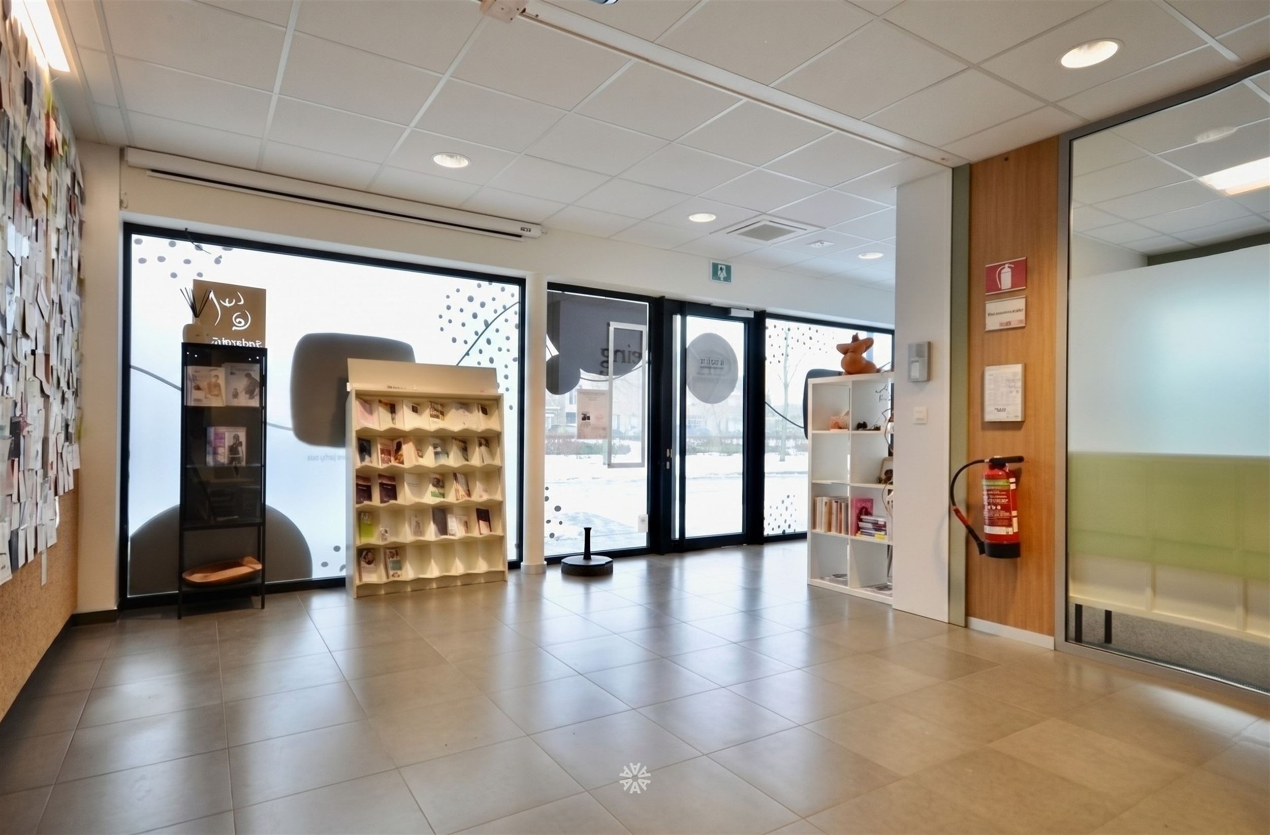 Veelzijdige handelsruimte/kantoor in centrum Berchem - foto 3