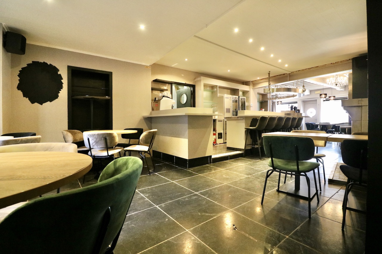 Centraal gelegen handelspand voor 1.450 EUR/mnd - foto 3