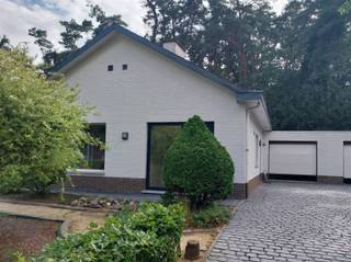 Vraag uw bezoek aan via info@optimusvastgoed.be!TE HUUR: Vrijstaande woning met 4 slaapkamers op toplocatie in Heusden-Zolder!Deze vrijstaande woning...