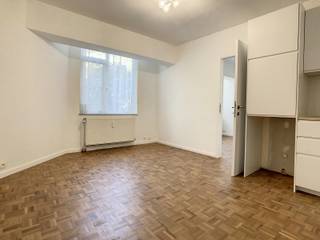 Parc des Sources/Clos des Acacias - 1st occupation after renovation - In a quiet, traffic-free enclosed area, attractive studio flat with...