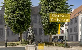 Gedaan met urenlang rondrijden, onnodige stress, boetes waar je nog meer stress van krijgt. Een stevige garagebox in de parking onder de Residentie...