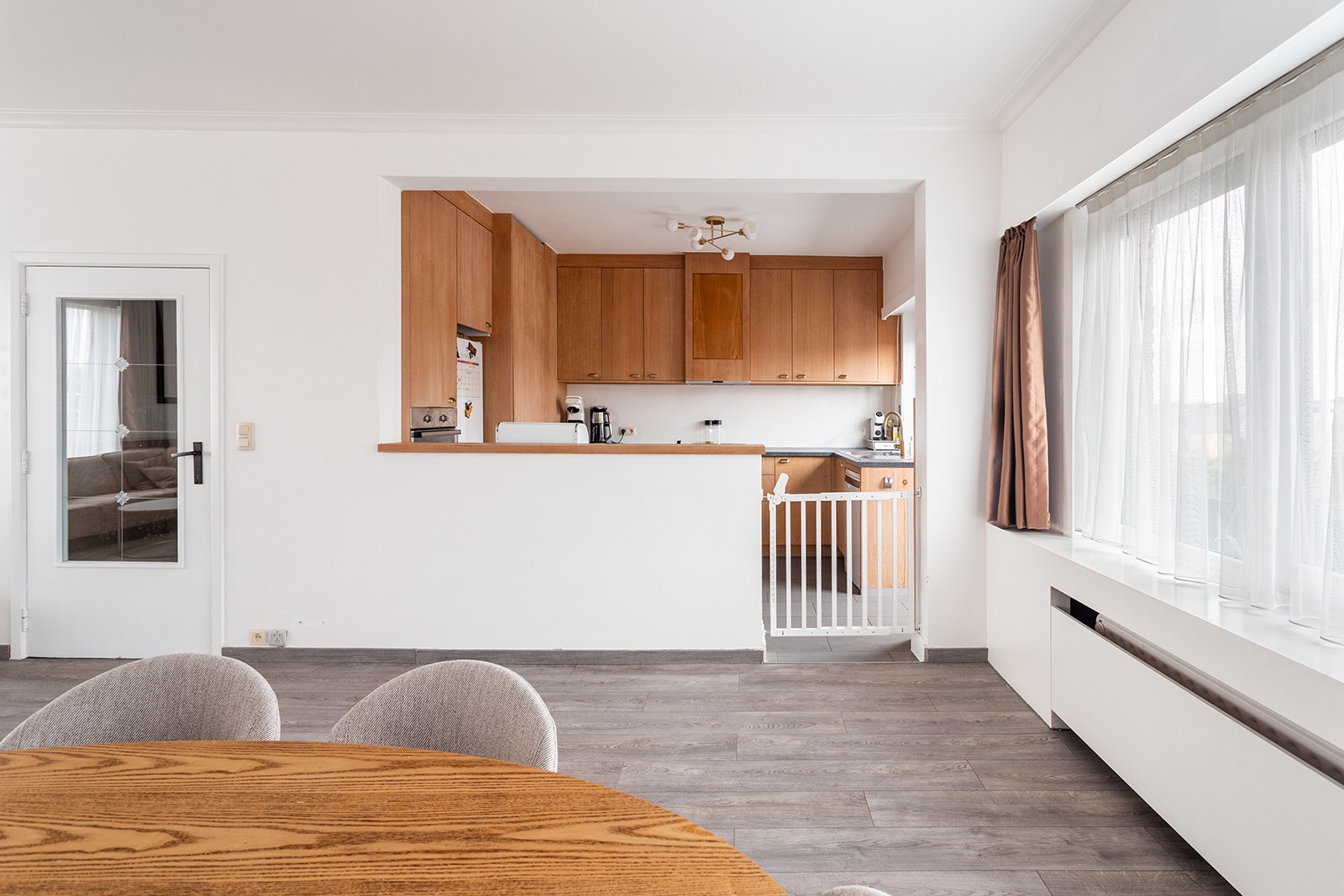 Prachtig gerenoveerd appartement met 3 ruime slaapkamers en terras - foto 2