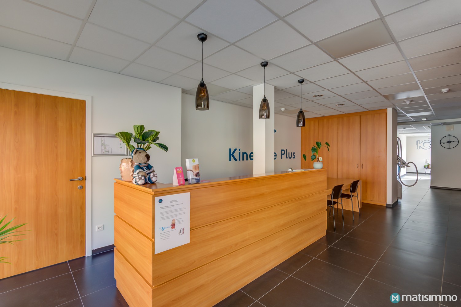 2 PRAKTIJKRUIMTES MET 10 PARKEERPLAATSEN TE HUUR IN HET CENTRUM VAN HOESELT - foto 5