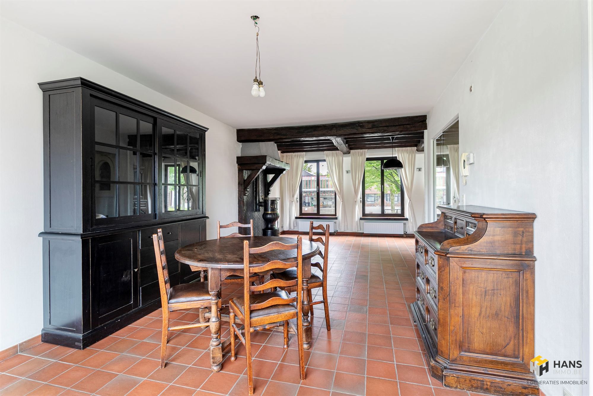 Ruime bel-etage (180 m²) met 4 a 5 slaapkamers, tuin en terras in Merksem. - foto 3
