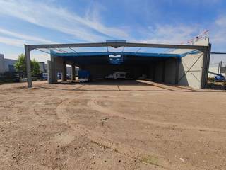 Nieuwbouw KMO-unit met een oppervlakte van 335 m² en 2 privatieve parkeerplaatsen te koop op bedrijventerrein 'De Schatting', op amper 300 m van...