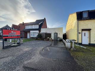 Deze te renoveren gezinswoning met twee slaapkamers is ideaal gelegen nabij het centrum van Leopoldsburg. Dankzij de nabijheid van winkels,...