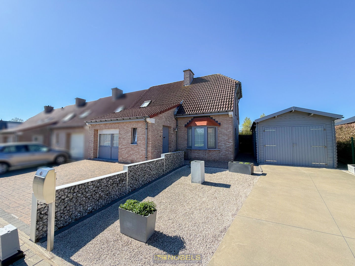 Te koop, Instapklare halfopen bebouwing met 3 slaapkamers in residentiële buurt te Anzegem! - foto 1