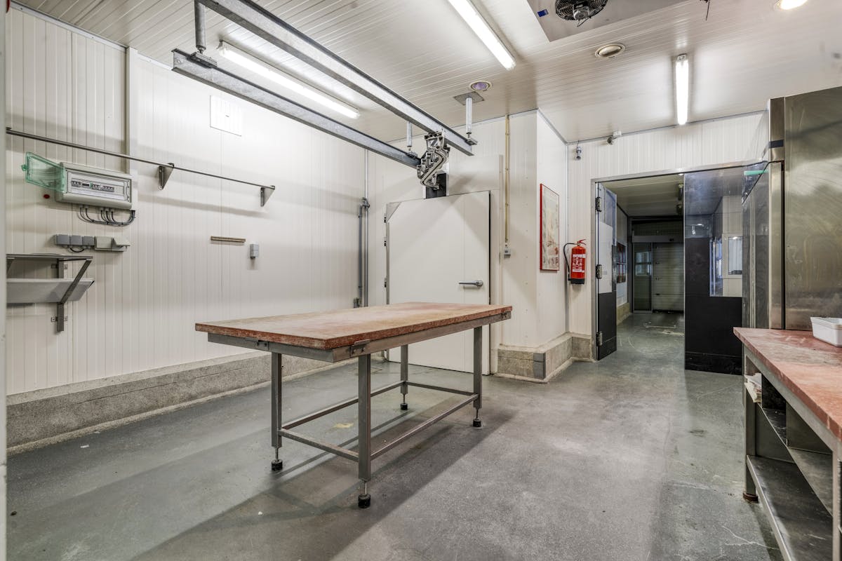 FOR SALE: Commercial property in the heart of Sint-Pieters (Bruges) - photo 5