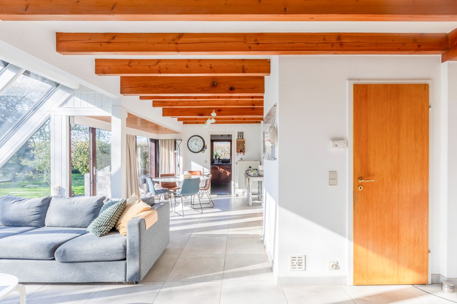 Villa met ruime tuin en vier slaapkamers - foto 4